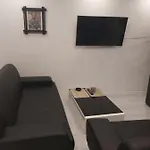 Walk Everywhere - Old Town Apartment